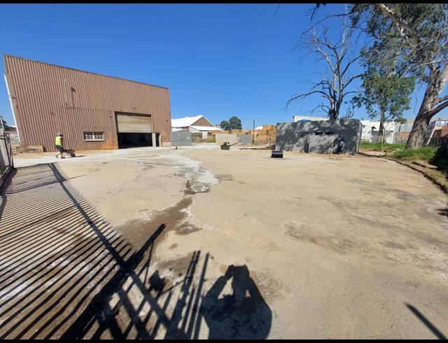 459M² FACTORY TO LET IN ANDERBOLT